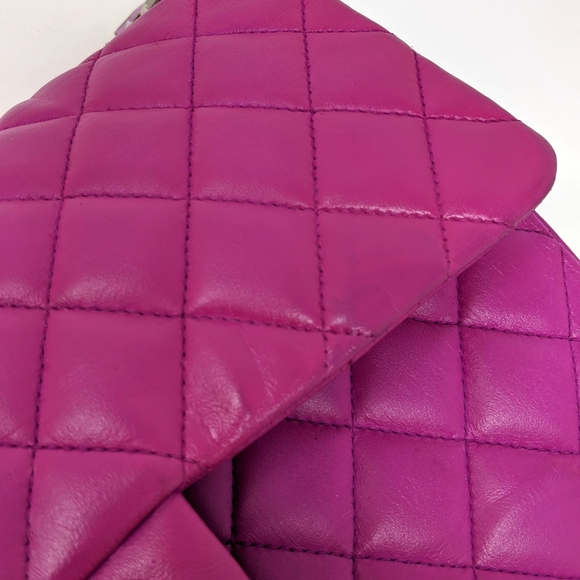 MORE PHOTOS CHANEL Fucshia Pink Valentine Flap - Picture 7 of 8